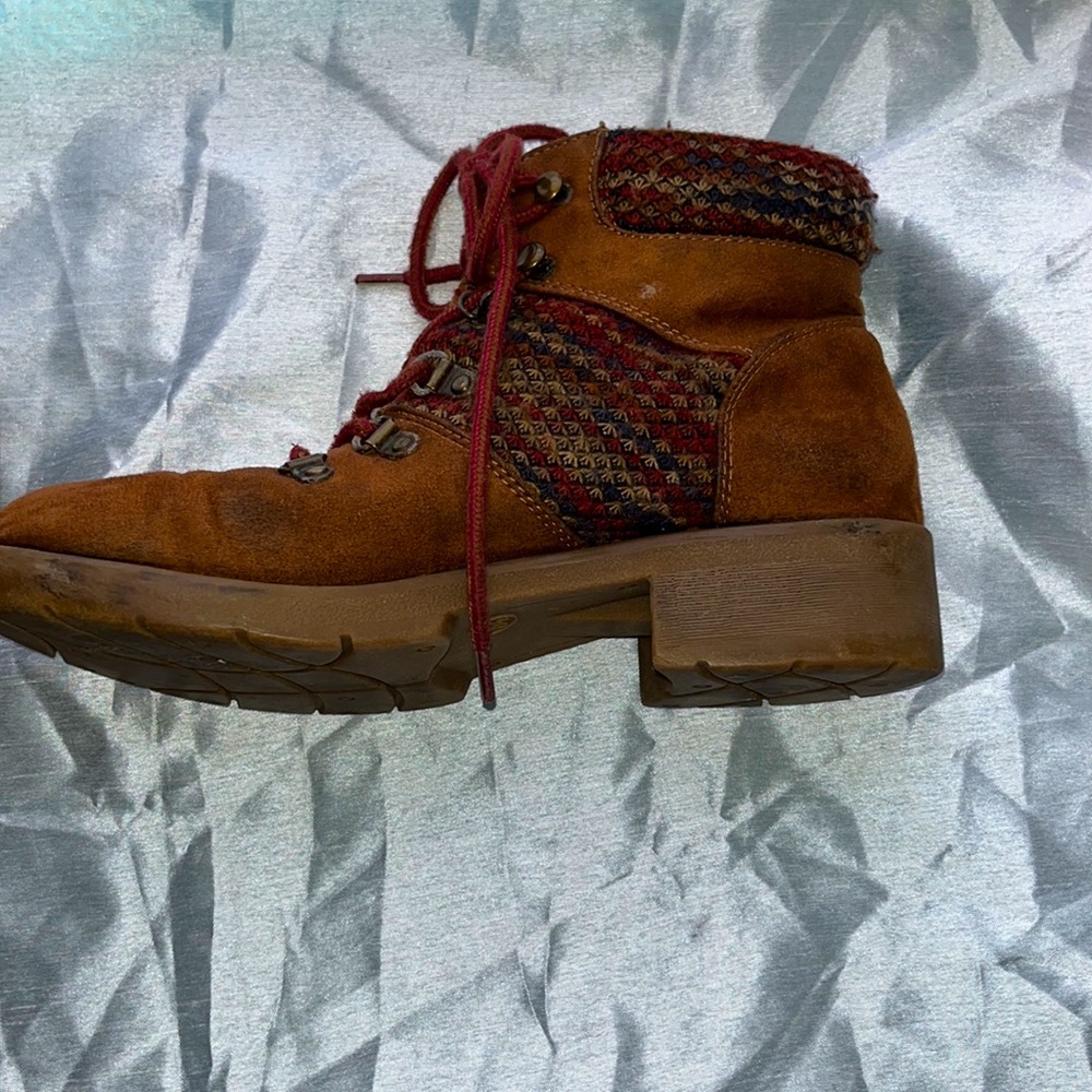 Brown and red boots. Used. Wedge heel. 8.5.